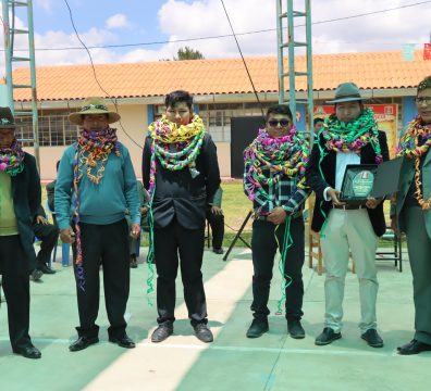 𝐄𝐍𝐓𝐑𝐄𝐆𝐀 𝐃𝐄 𝐄𝐐𝐔𝐈𝐏𝐎𝐒 𝐓𝐄𝐂𝐍𝐎𝐋Ó𝐆𝐈𝐂𝐎𝐒 𝐘 Ú𝐓𝐈𝐋𝐄𝐒 𝐄𝐒𝐂𝐎𝐋𝐀𝐑𝐄𝐒 𝐄𝐍 𝐋𝐀 𝐈.𝐄.𝐒. 𝐒𝐀𝐍 𝐀𝐆𝐔𝐒𝐓𝐈𝐍